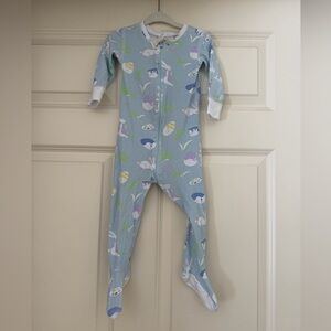❤️The Beaufort Bonnet Company - EASTER Blue bunny Print Footie 18-24 Easter pjs
